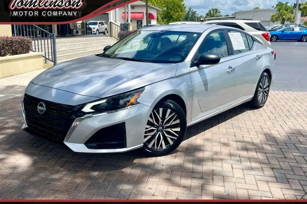 2024 Nissan Altima 2.5 SV photo 1