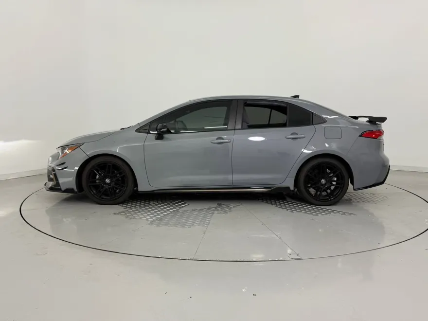 2022 Toyota Corolla SE photo 1