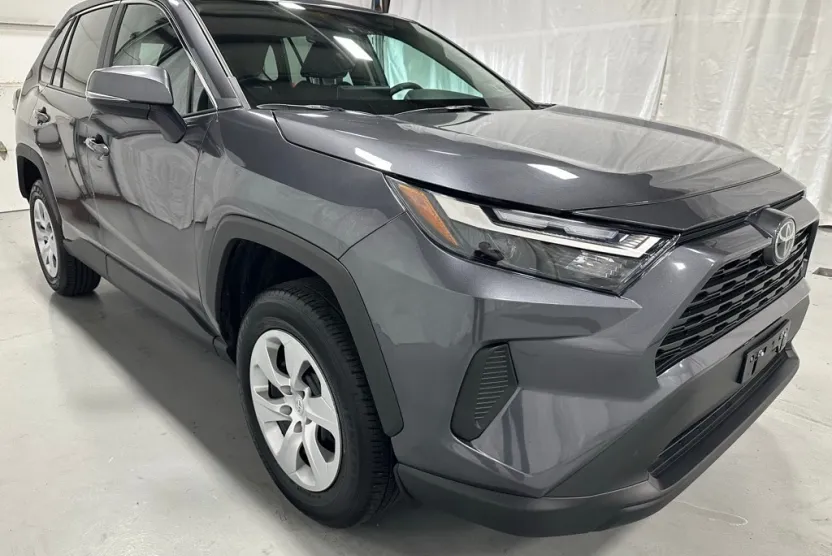 2025 Toyota RAV4 LE photo 1