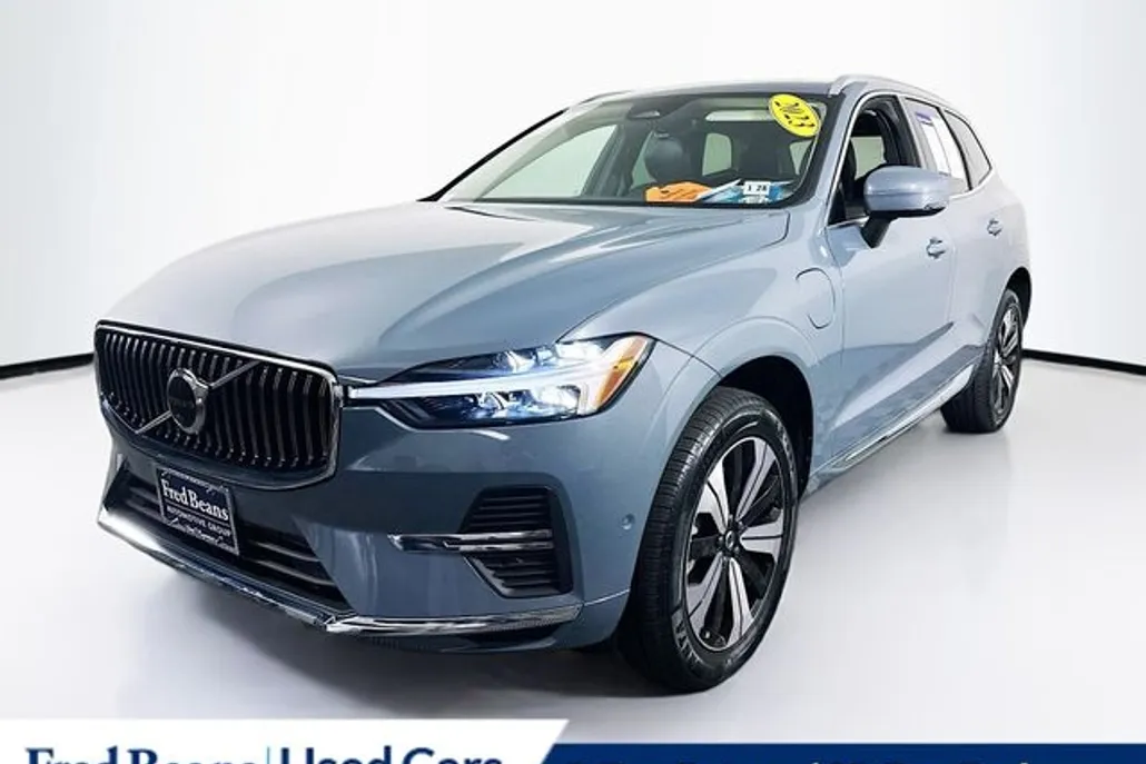 2023 Volvo XC60 Recharge Hybrid T8 Plus photo 1