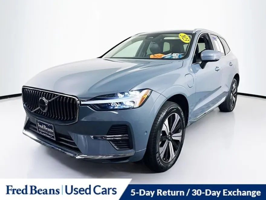 2023 Volvo XC60 Recharge Hybrid T8 Plus photo 1