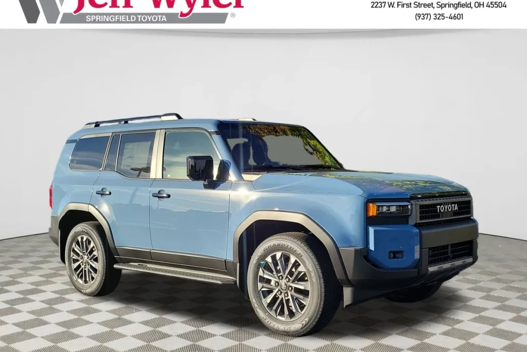 2025 Toyota Highlander Hybrid photo 1
