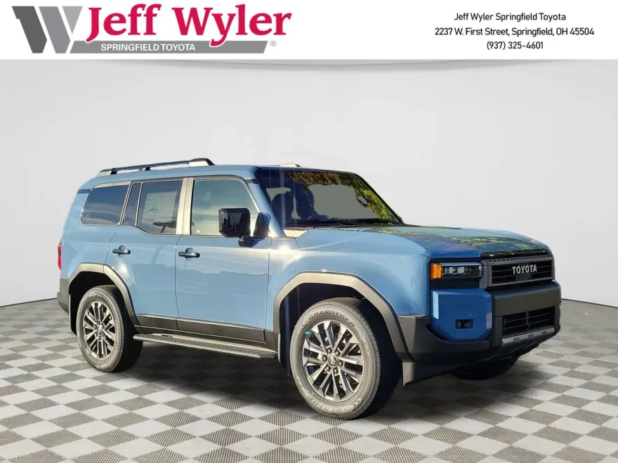 2025 Toyota Highlander Hybrid photo 1