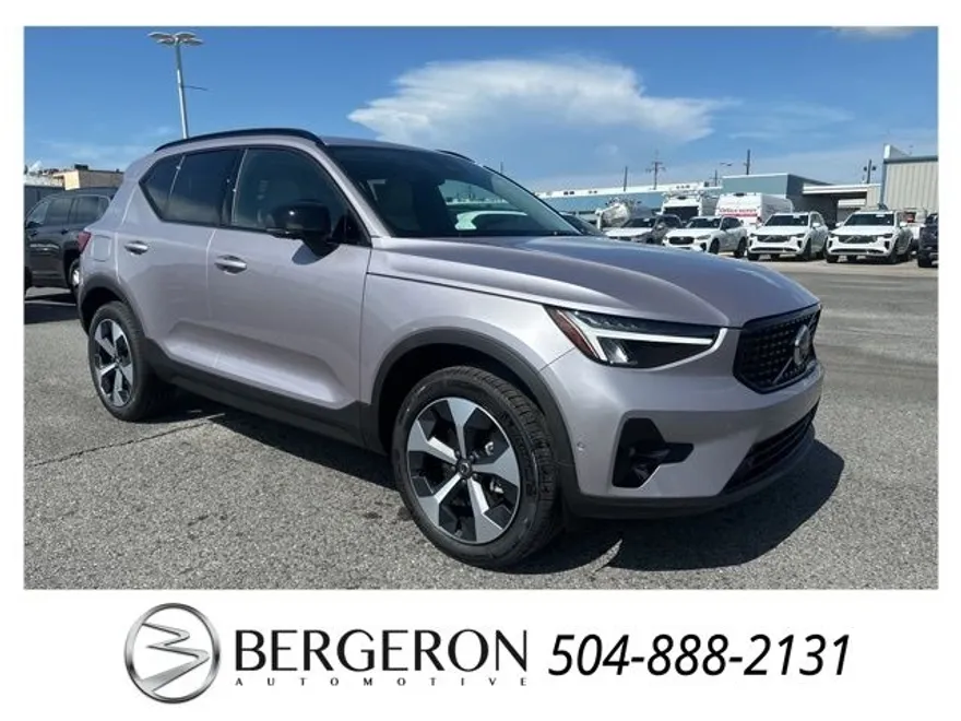 2026 Volvo XC40 Plus photo 1