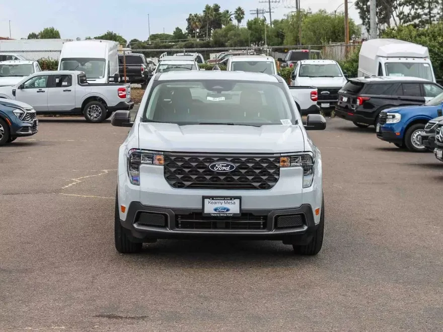 2025 Ford Maverick XLT photo 1