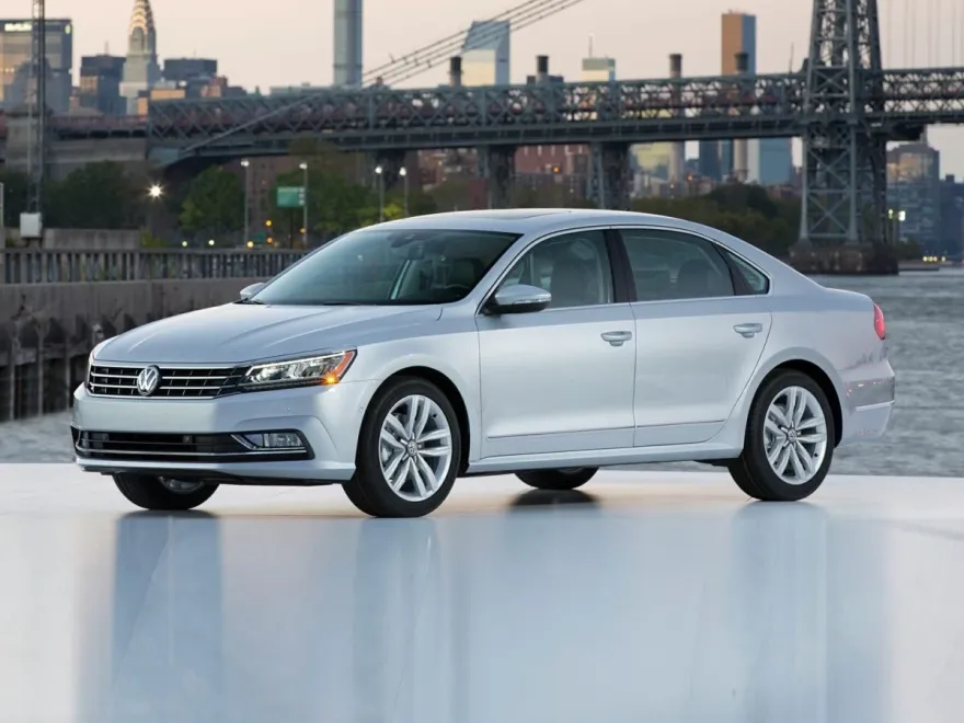 2018 Volkswagen Passat 2.0T S photo 1