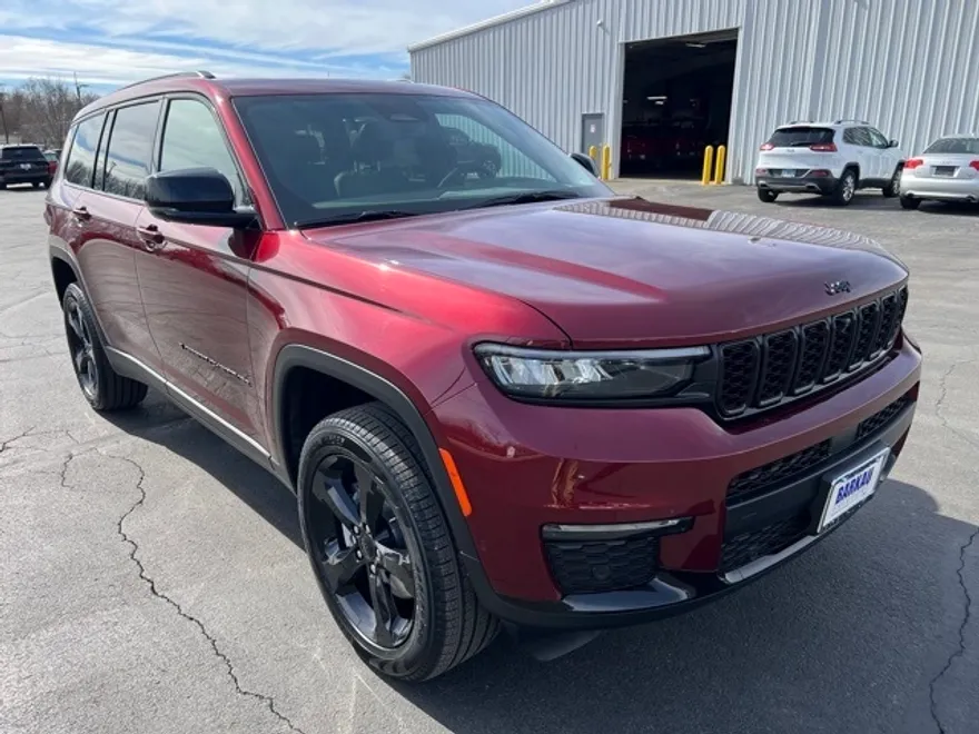 2025 Jeep Grand Cherokee Limited photo 1