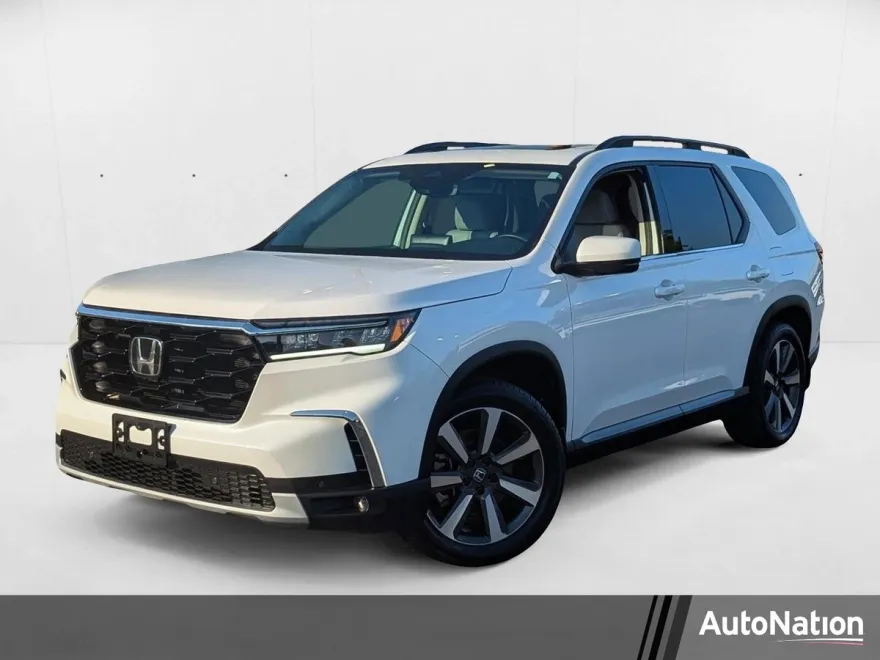 2023 Honda Pilot Touring Sport photo 1