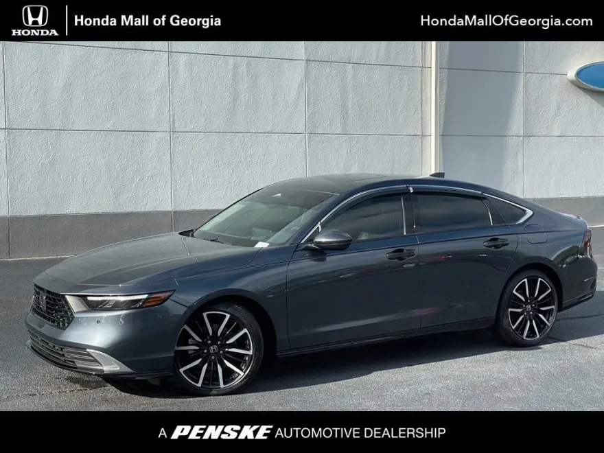 2023 Honda Accord Hybrid Touring photo 1