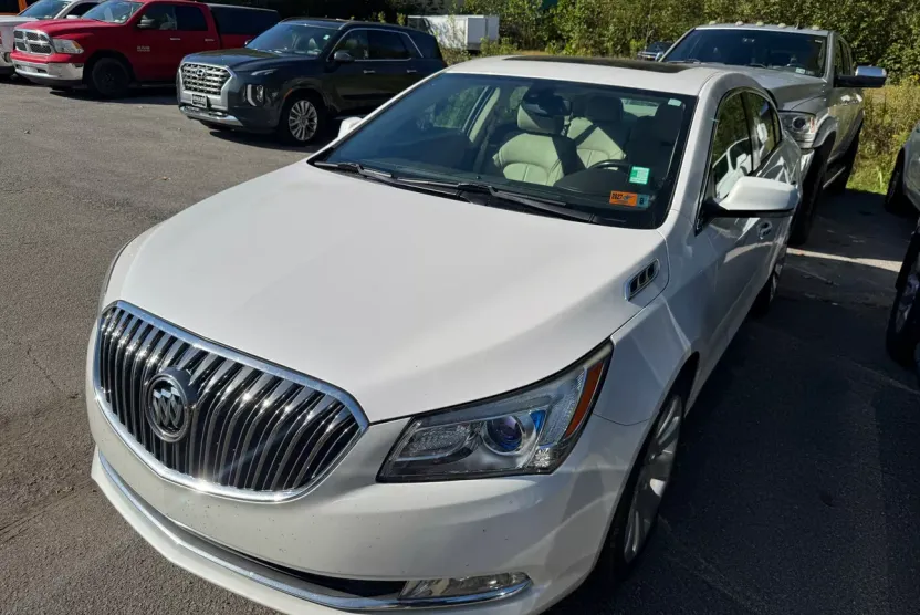 2015 Buick LaCrosse Leather photo 1