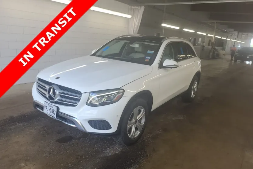 2018 Mercedes Benz GLC 300 photo 1