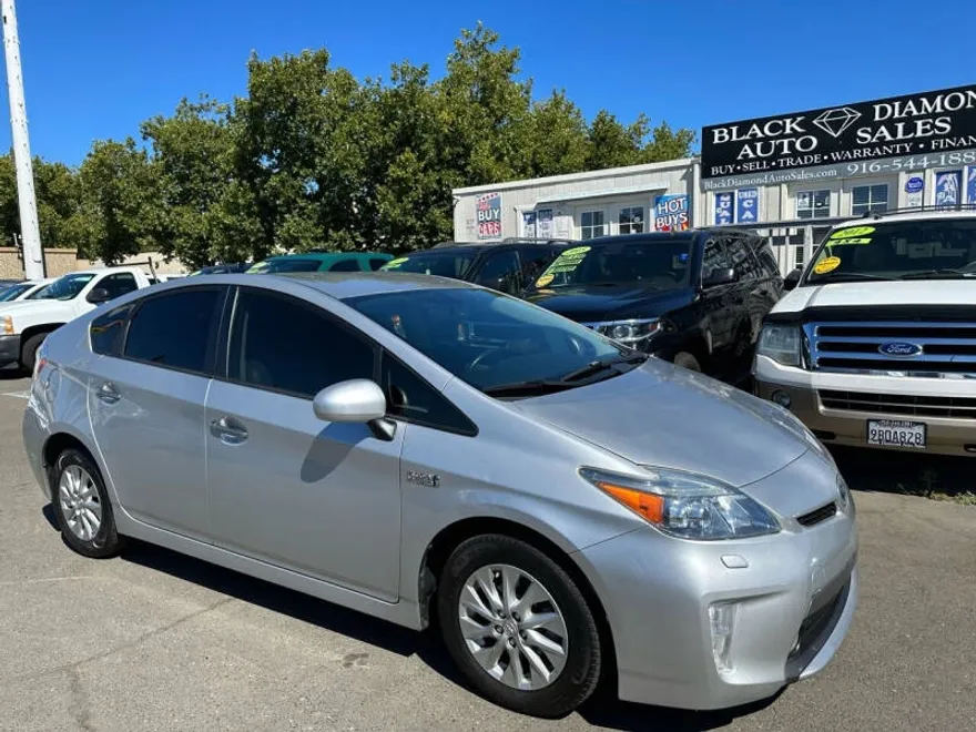 2012 Toyota Prius Plug-in Hybrid Advanced photo 1