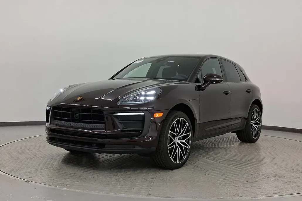 2025 Porsche Macan T photo 1