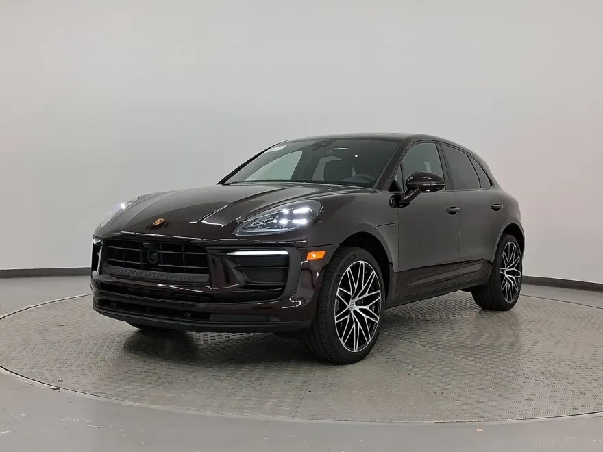 2025 Porsche Macan T photo 1
