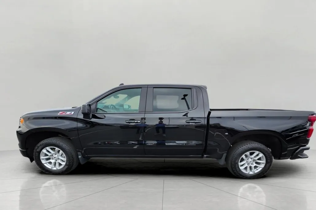 2024 Chevrolet Silverado 1500 RST photo 1