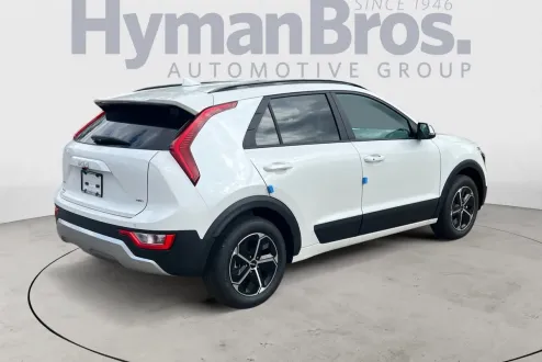 2025 Kia Niro EX photo 3