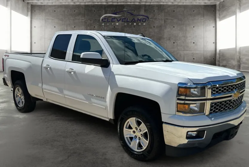 2015 Chevrolet Silverado 1500 LT photo 1