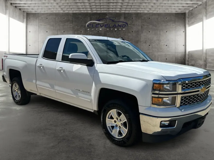 2015 Chevrolet Silverado 1500 LT photo 1