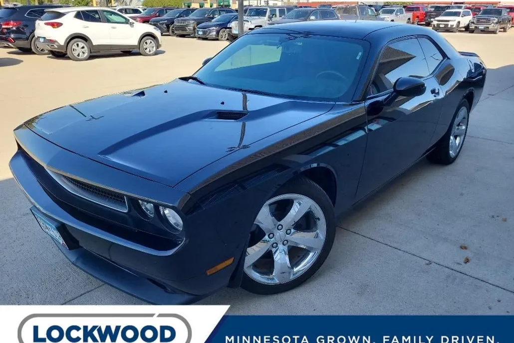 2013 Dodge Challenger SXT photo 1