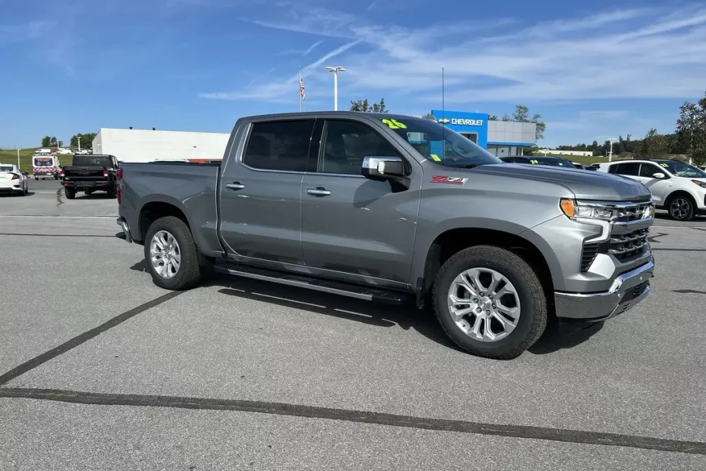 2026 Chevrolet Silverado 1500 LTZ photo 1