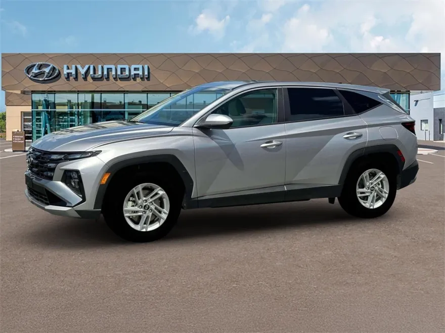 2025 Hyundai Tucson SE photo 1