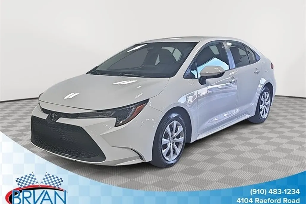 2022 Toyota Corolla LE photo 1