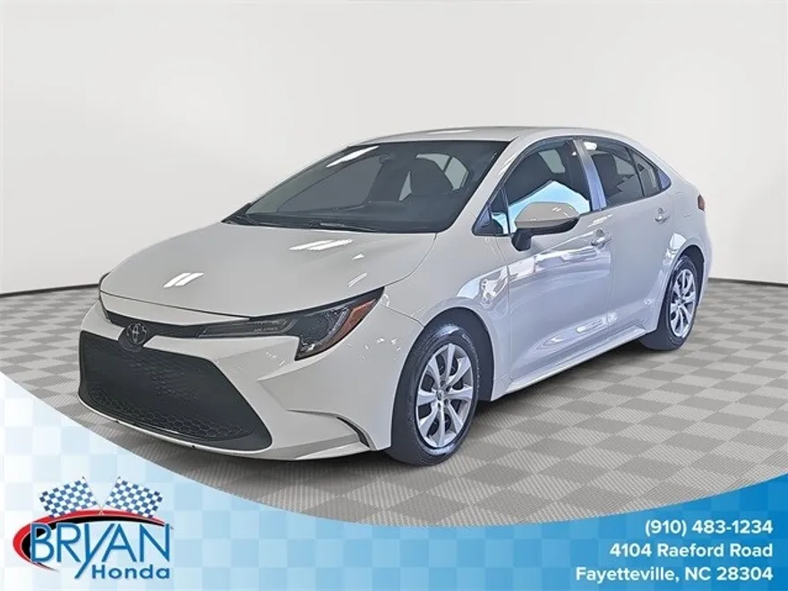 2022 Toyota Corolla LE photo 1
