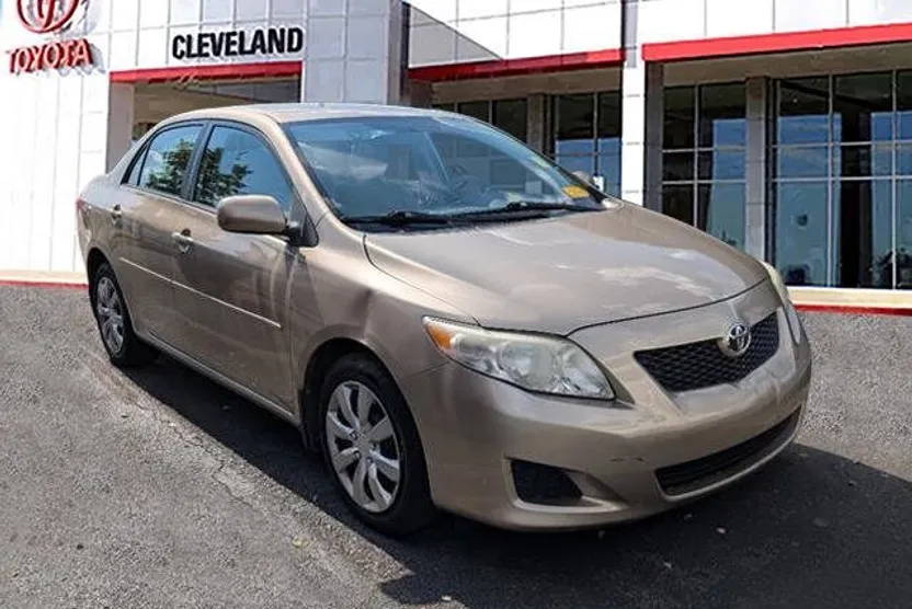 2010 Toyota Corolla XLE photo 1