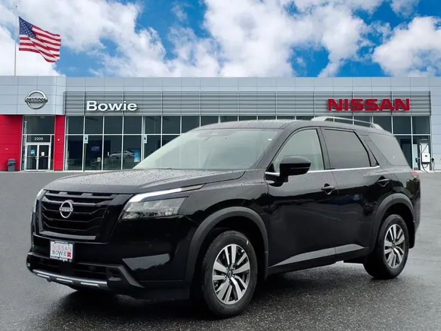 2025 Nissan Pathfinder SL photo 1
