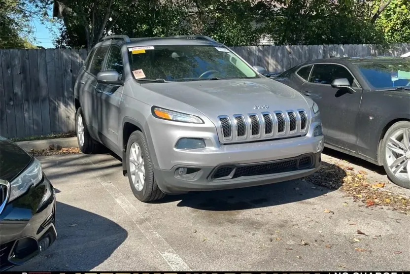 2018 Jeep Cherokee Latitude photo 1