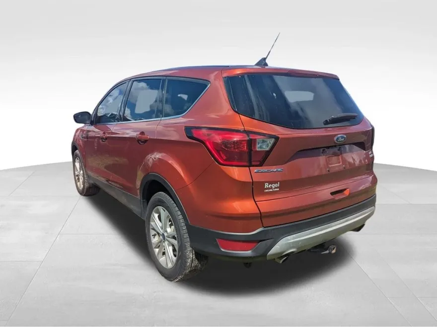 2019 Ford Escape SE photo 1