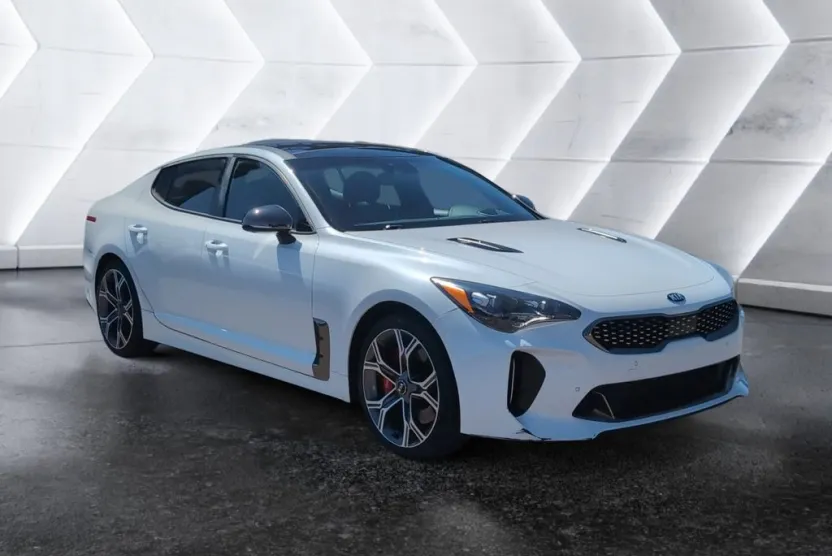 2019 Kia Stinger GT2 photo 1