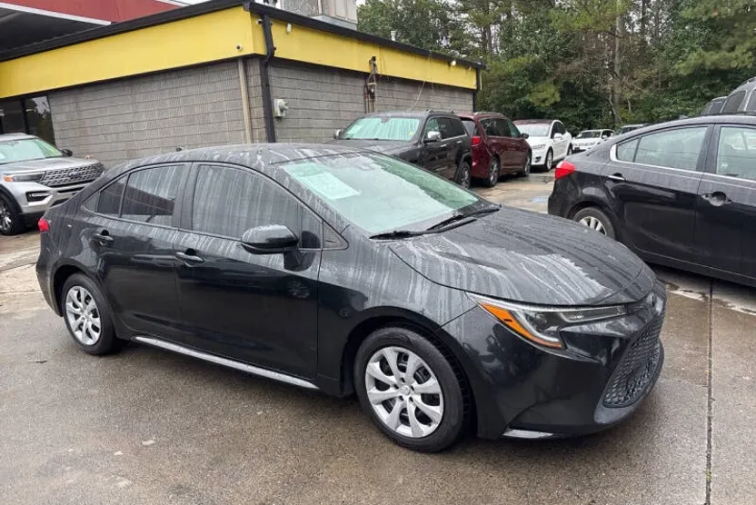 2020 Toyota Corolla LE photo 1