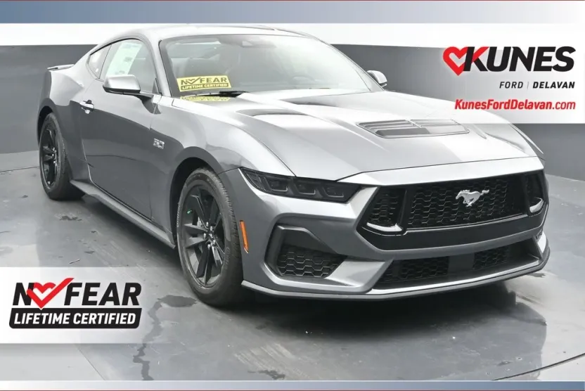 2025 Ford Mustang GT photo 1