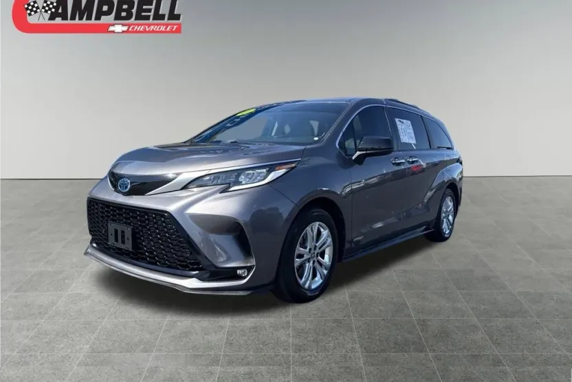 2021 Toyota Sienna XSE photo 1