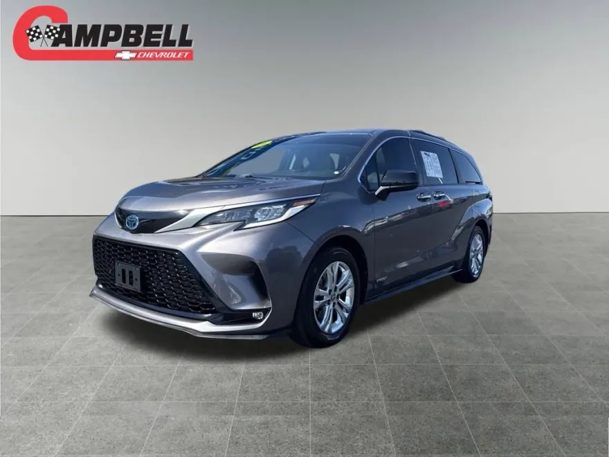 2021 Toyota Sienna XSE photo 1