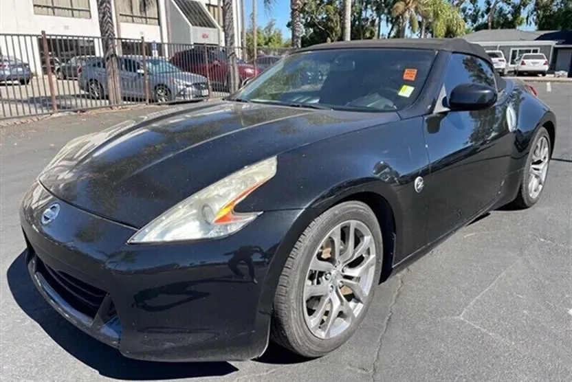 2010 Nissan 370Z photo 1