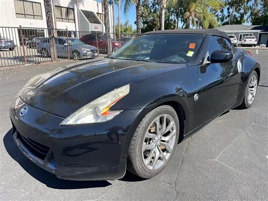 2010 Nissan 370Z photo 1