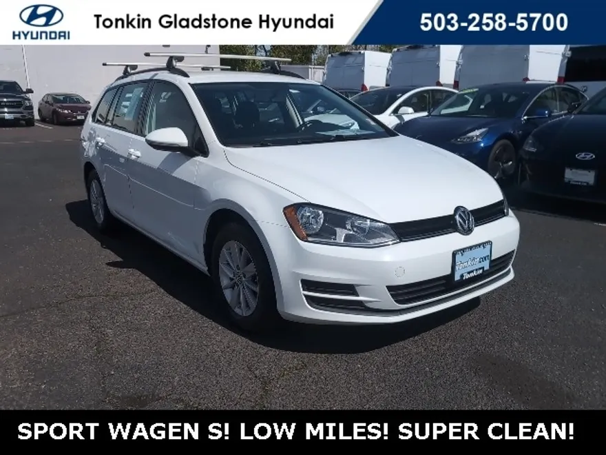 2017 Volkswagen Golf SportWagen S photo 1