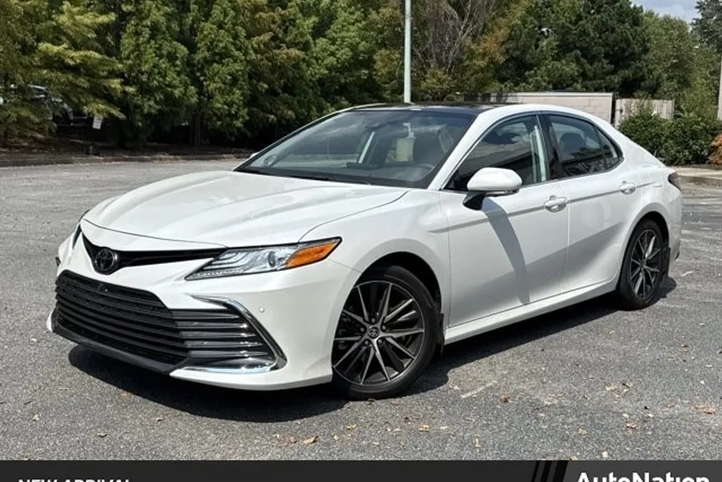 2024 Toyota Camry XLE photo 1