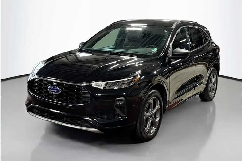 2023 Ford Escape ST-Line photo 1