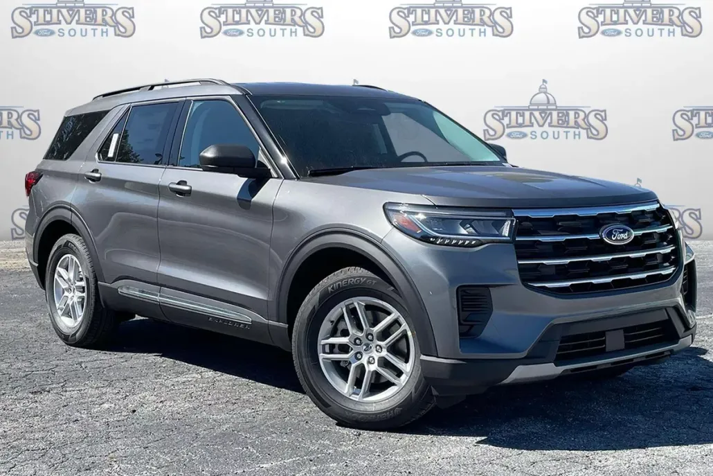 2025 Ford Explorer photo 1