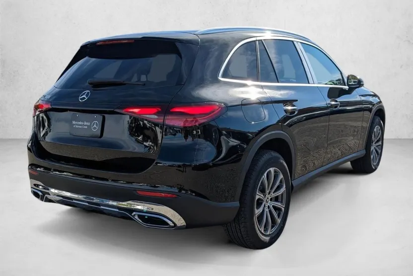 2025 Mercedes Benz GLC 300 photo 1