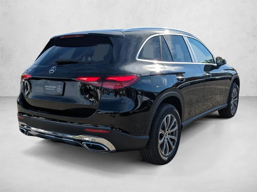 2025 Mercedes Benz GLC 300 photo 1