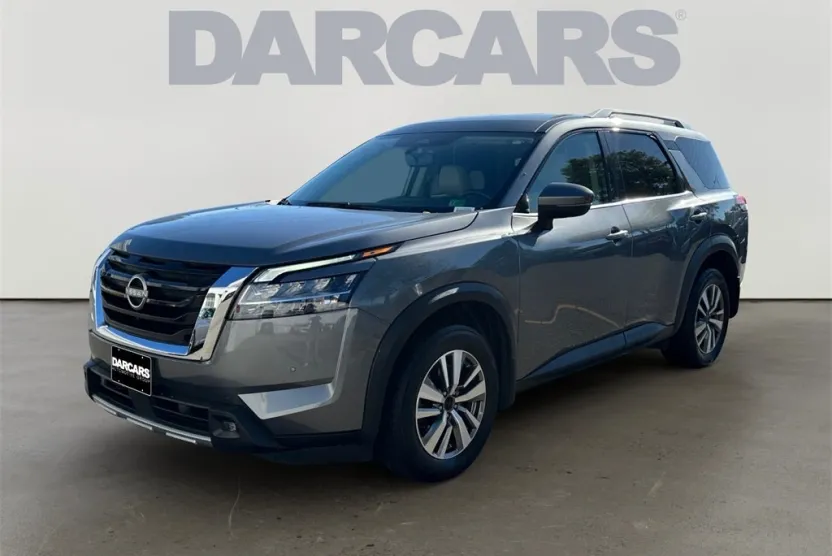 2022 Nissan Pathfinder SL photo 1