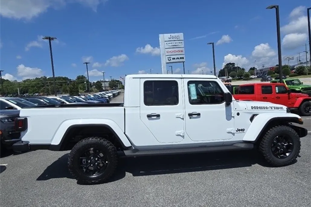 2025 Jeep Gladiator Sport photo 1
