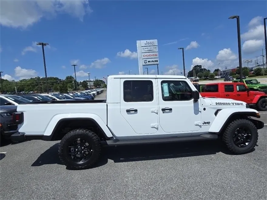2025 Jeep Gladiator Sport photo 1