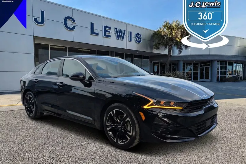2024 Kia K5 GT-Line photo 1