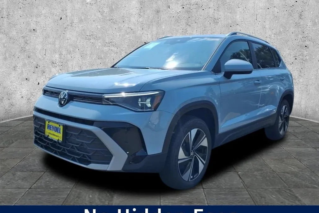 2025 Volkswagen Taos SE photo 1