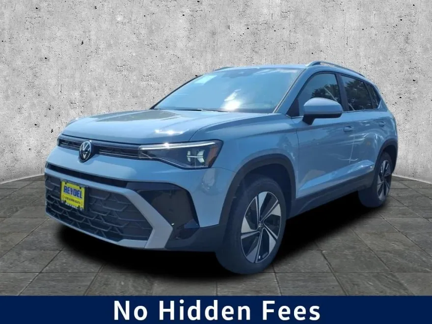 2025 Volkswagen Taos SE photo 1